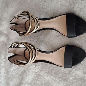 Vince Camuto black and gold size 7